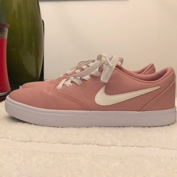 rose gold nike sb